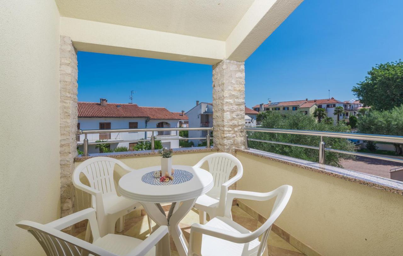 Apartmani Lorena Poreč Exterior foto